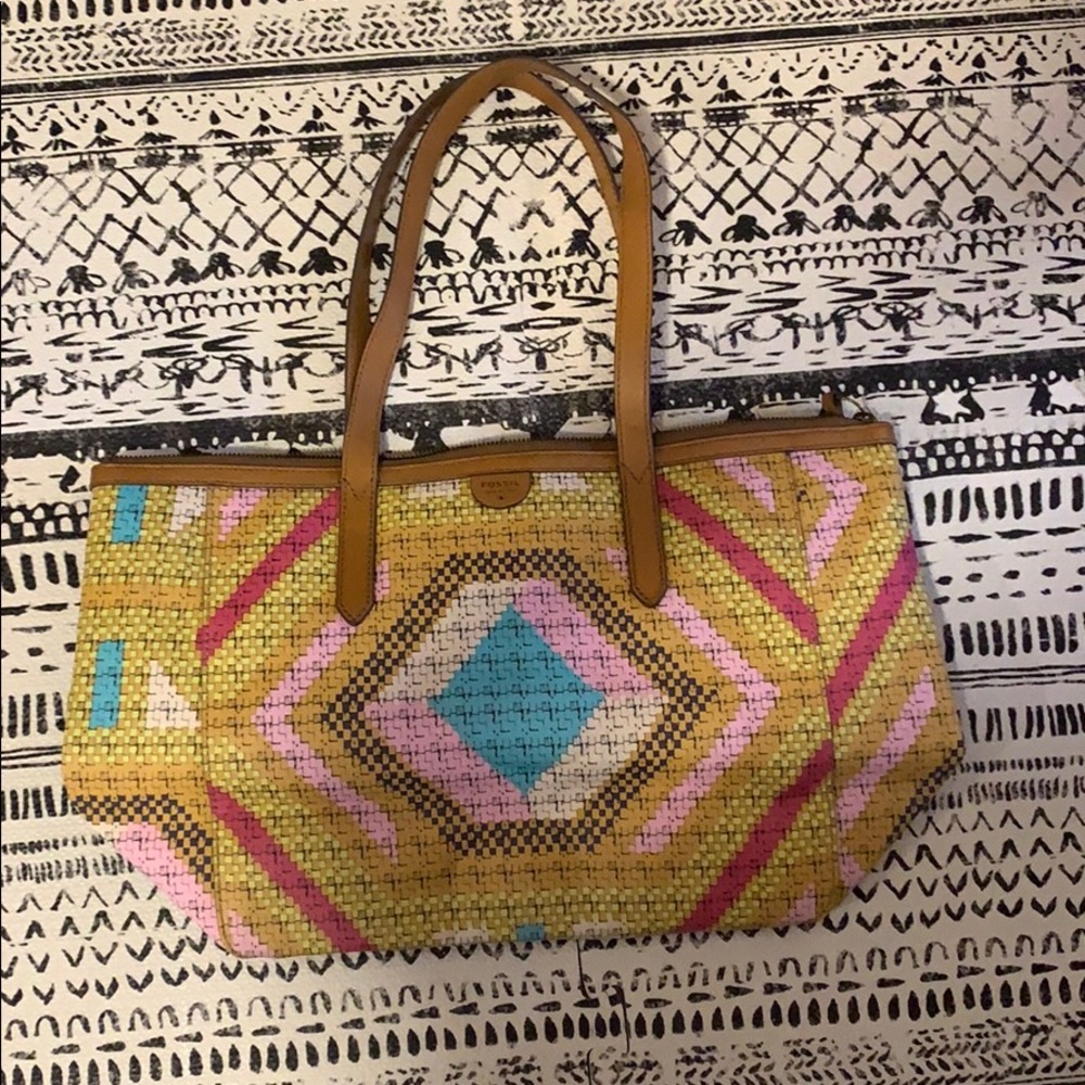 Fossil tote